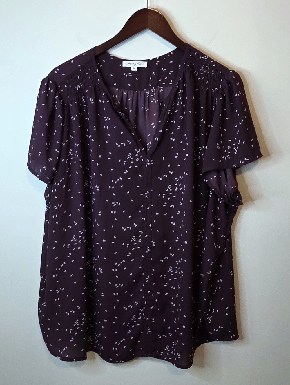 Monday Fun Plum Purple White Seed Speckle Print Spmit V-Neck Top Size 3X